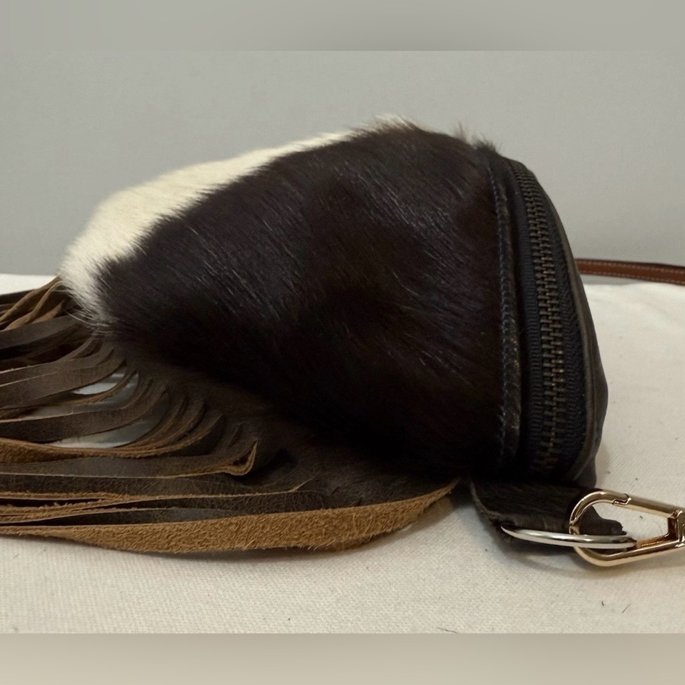 Hand Tooled Cowhide Leather Crossbody Bag Hair-On Brown White Fringe Western - Picture 7 of 12